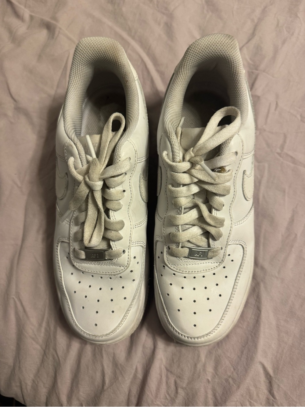 Nike air White Womens Classic Low-Top Sneakers